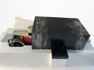 Franklin Mint Precision Models 2005 Christmas Truck 1:24 Scale