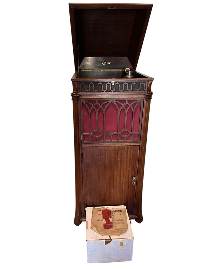 Edison C-250 Wind Up Phonograph w/ Records 22x23x51” Auction