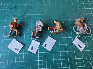 Lot of Vintage Barclay Lead Toy Soldiers