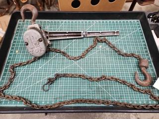 1 1/2 Ton Chain Hoist