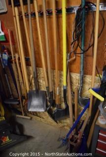 Lot of Wall Contents 