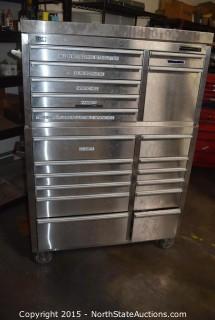 Hammer Head Rolling Tool Chest with Tools